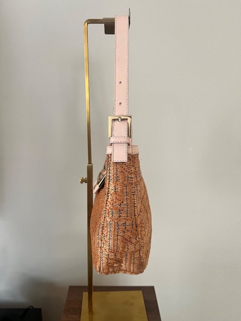 Fendi Raffia Baguette & Pale Pink Leather - Picture 4 of 16